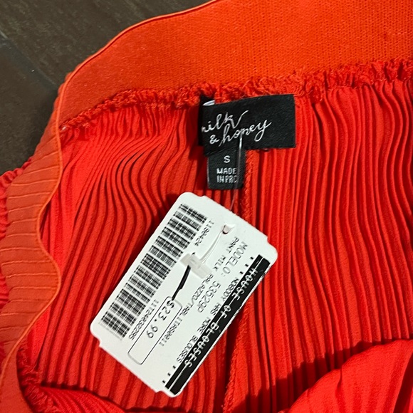 Vibrant Red and Orange Pleated Wide Leg Pants - Picture 3 of 5